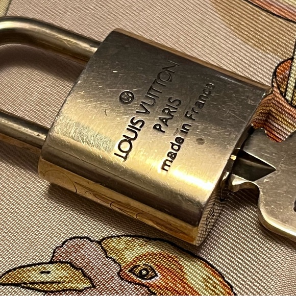 Authentic Louis Vuitton Lock and Key #320 - Picture 10 of 11